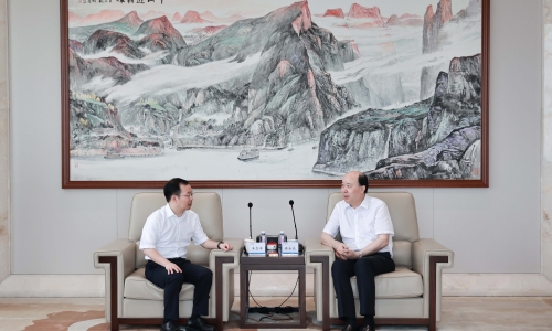 桐乡市委常委王志军莅临尊龙凯时人生就是搏调研