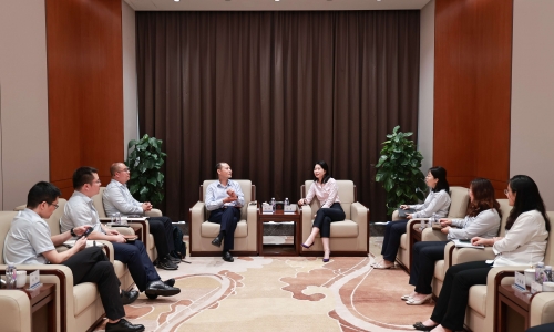 上海浦东发展银行嘉兴分行行长张辉莅临尊龙凯时人生就是搏调研交流