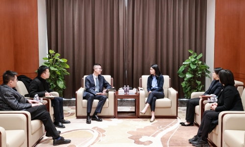 宁波银行嘉兴分行行长胡海东莅临尊龙凯时人生就是搏调研