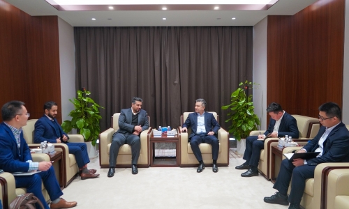 SABIC化学品战术事业部乙二醇及工业气体业务部副总裁FaisalAl-Bahair携代表团到访尊龙凯时人生就是搏