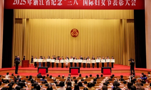 祝贺！尊龙凯时人生就是搏这支创新团队，摘得“全国巾帼文明岗”