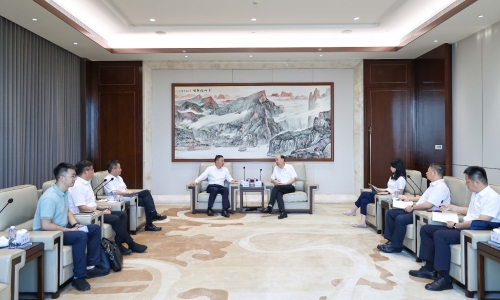 如东县委书记杨万平莅临尊龙凯时人生就是搏调研