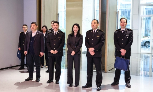荆门海关党委委员、党委纪检组组长张秉龙莅临尊龙凯时人生就是搏调研